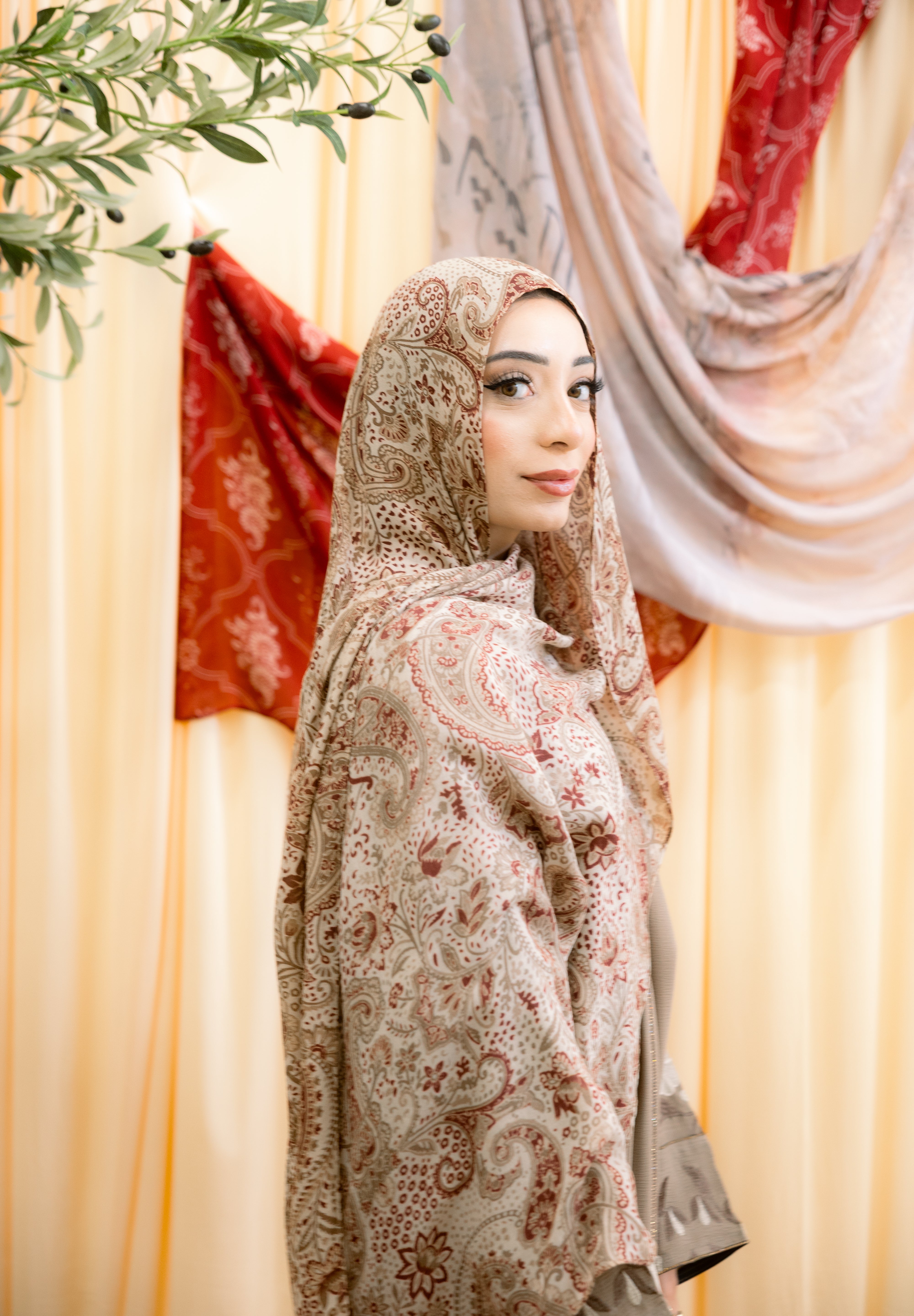 Sand paisley